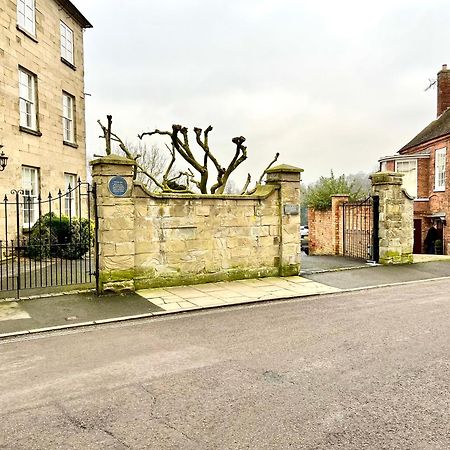 Flower Cottage By Ludlow Castle With Onsite Parking Extérieur photo