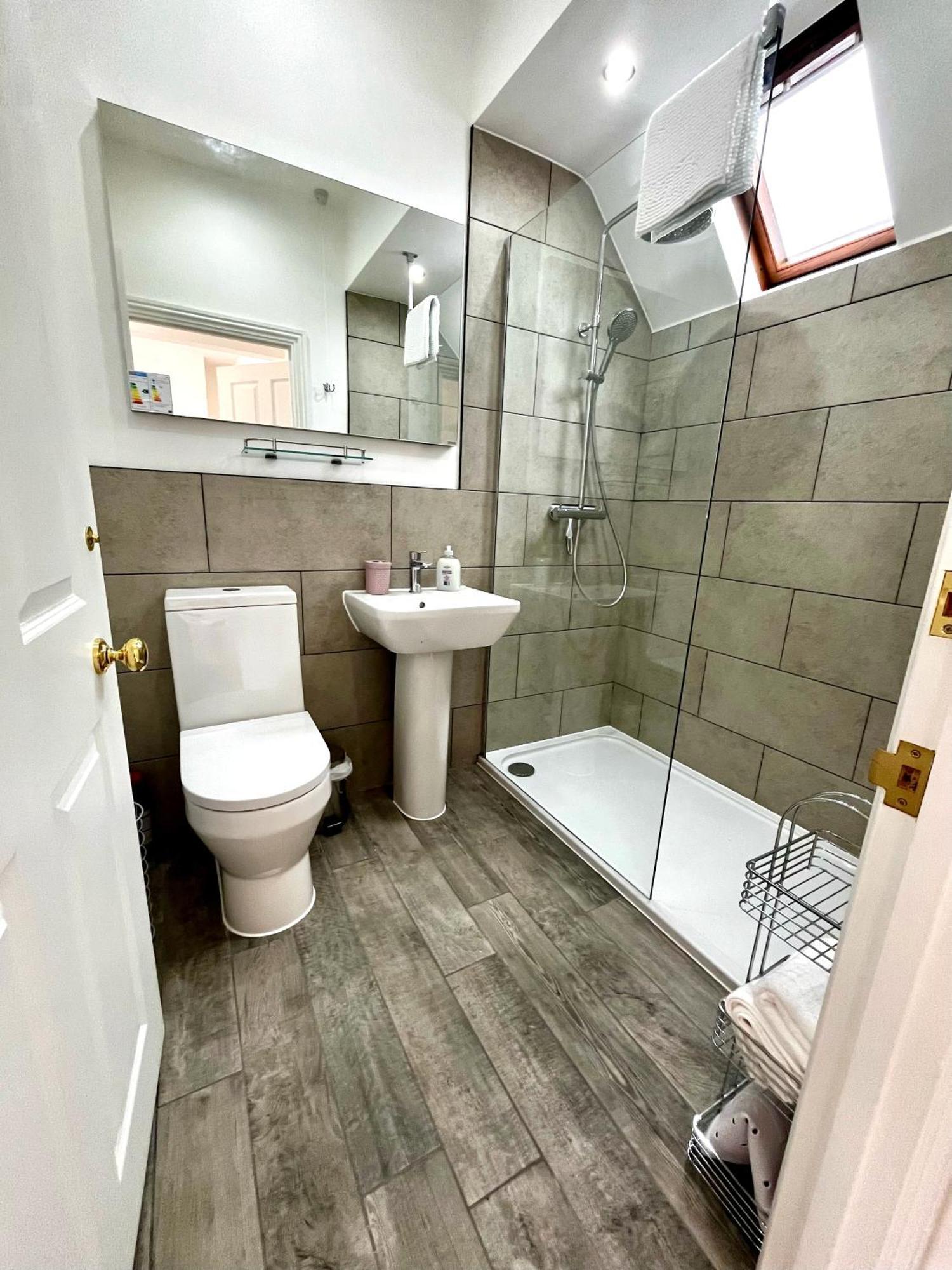 Flower Cottage By Ludlow Castle With Onsite Parking Extérieur photo