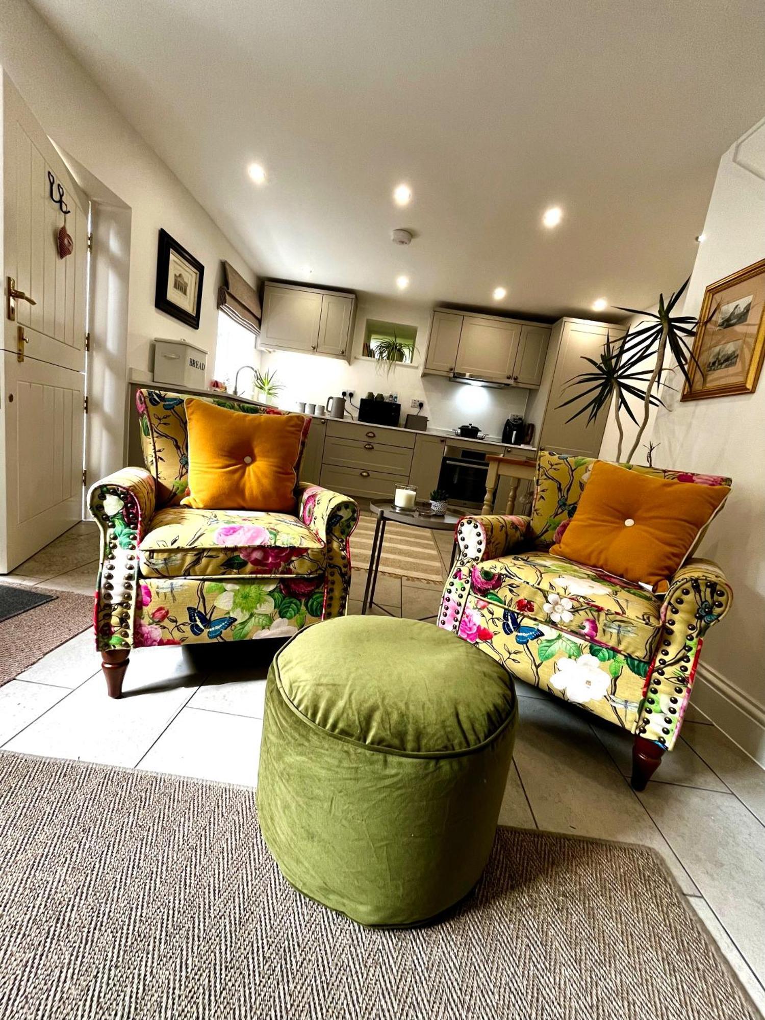 Flower Cottage By Ludlow Castle With Onsite Parking Extérieur photo