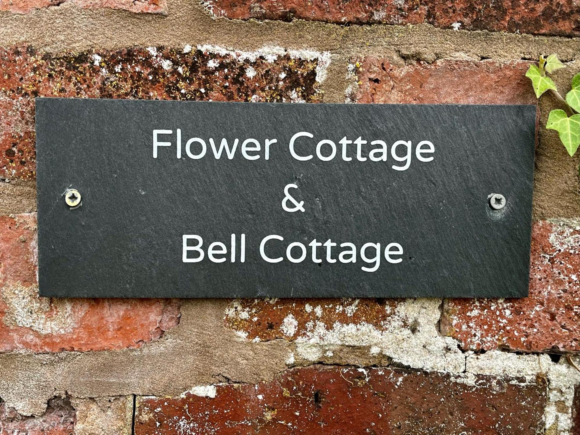 Flower Cottage By Ludlow Castle With Onsite Parking Extérieur photo