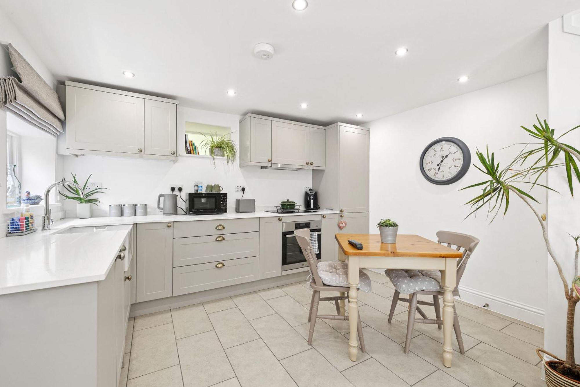 Flower Cottage By Ludlow Castle With Onsite Parking Extérieur photo